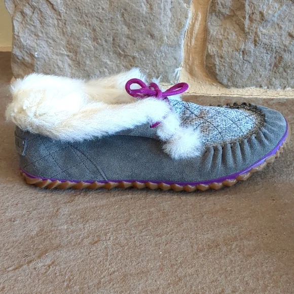 Sorel Out N About women's faux fur lined gray suede winter moccasins size 7 - Picture 12 of 12